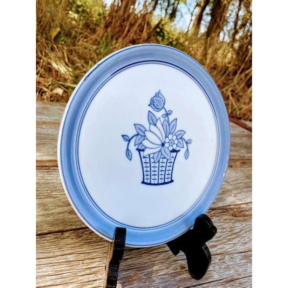 Vintage Bavaria German Tea Trivet Flower Basket Blue White - Picture 4 of 10